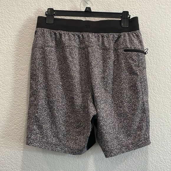 Lululemon T.H.E. Linerless 7" Shorts in Carbon Mist Alpine White Graphite Gray M - Picture 4 of 8